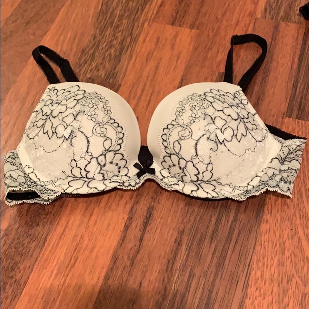 Victoria Secret Dream Angels Bra 34B
